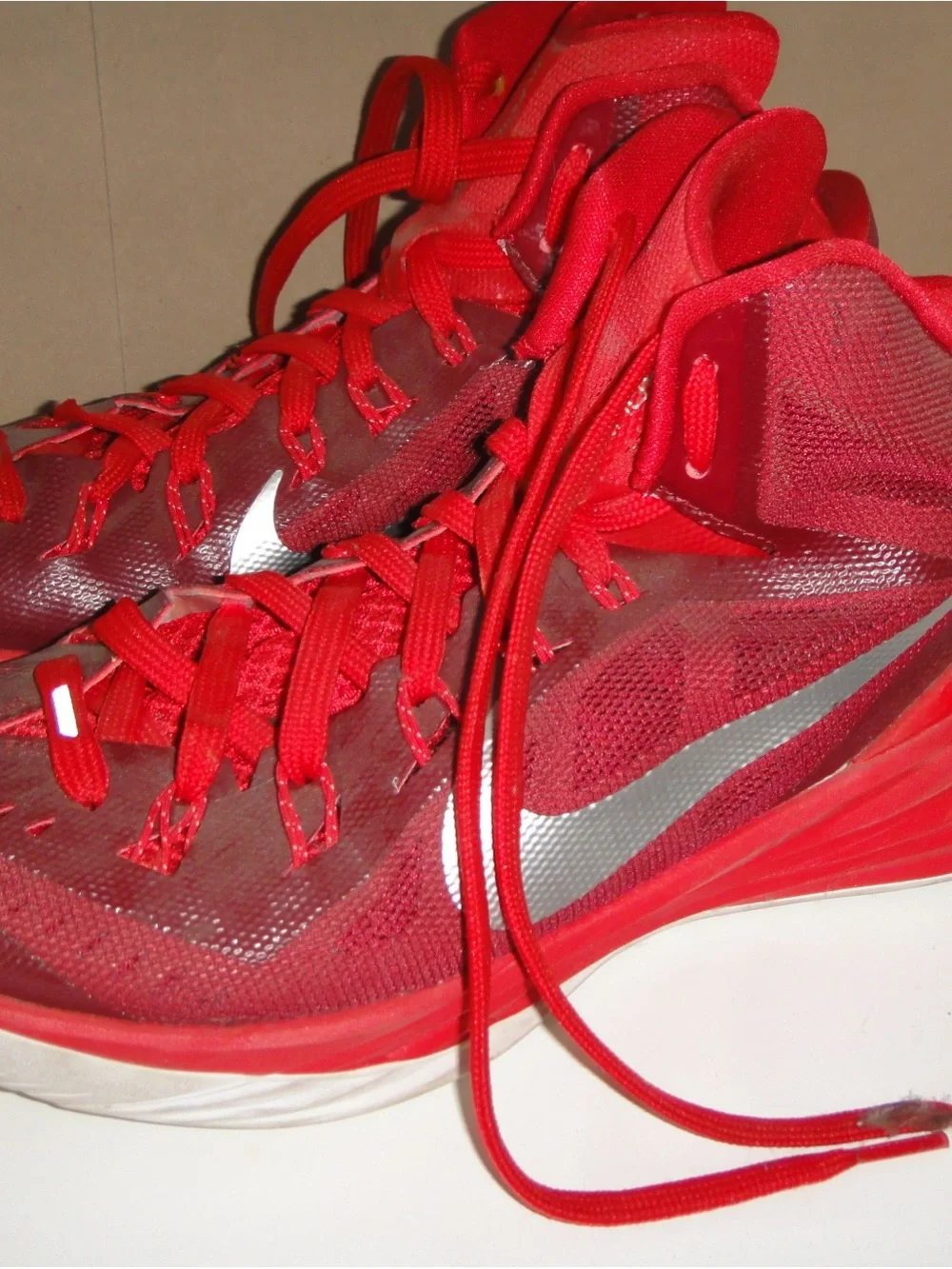 Nike Hyperdunk Red High-Top Athletic Basketball Shoes